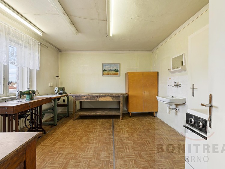Prodej domu, 200 m² (8 z 23)