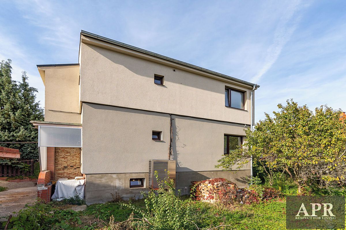 Prodej rodinného domu 218 m², pozemek 101 m² – fotografie 5