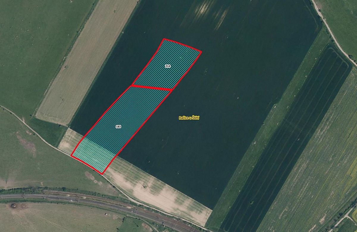 Prodej pole 37045 m², Račice – fotka 1 z 3