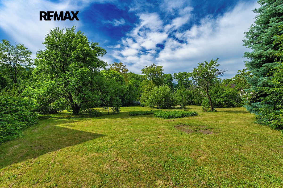 Prodej stavebního pozemku 768 m² – fotografie 3