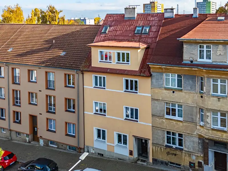 Pronájem bytu 2+1 60 m², Cheb – náhled fotky 1