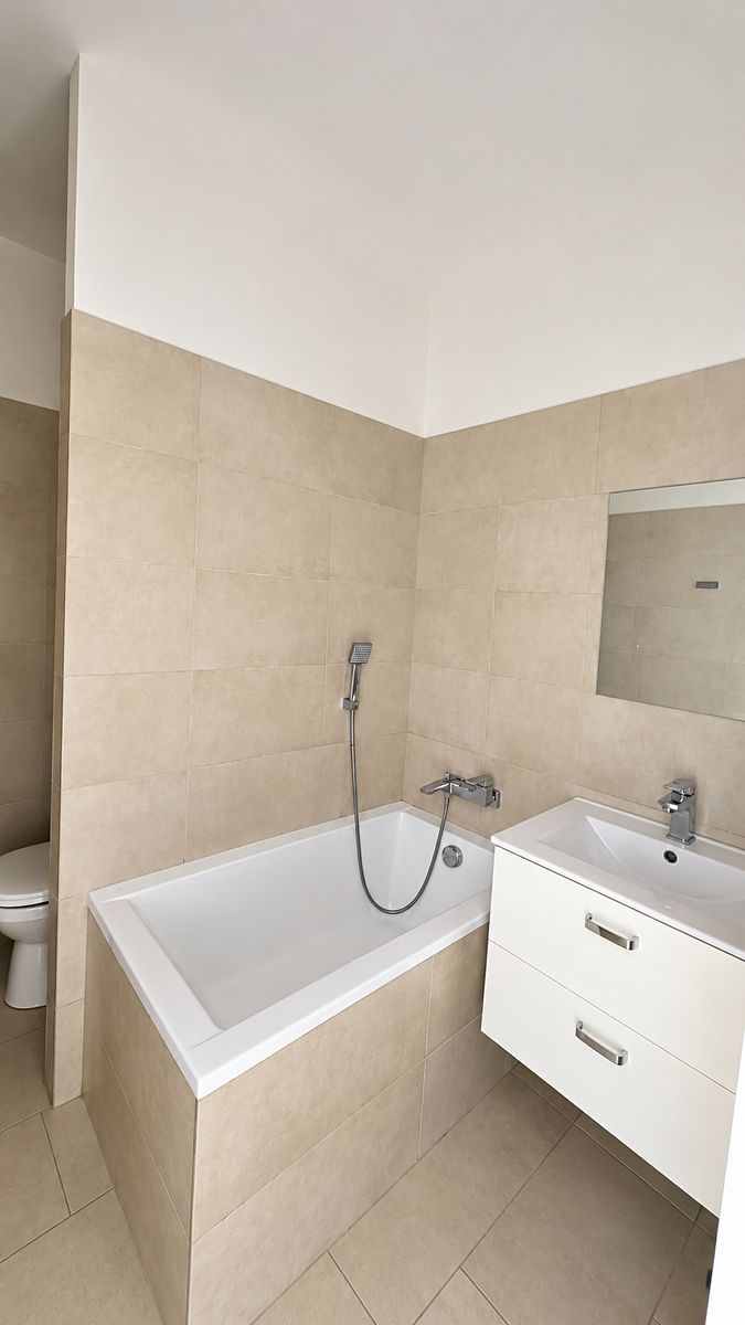 Pronájem bytu 1+kk 33 m² – fotografie 2