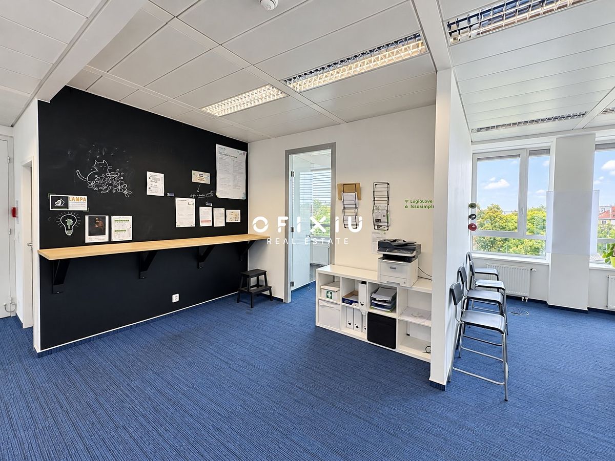 Pronájem kanceláře 259 m² – fotografie 2