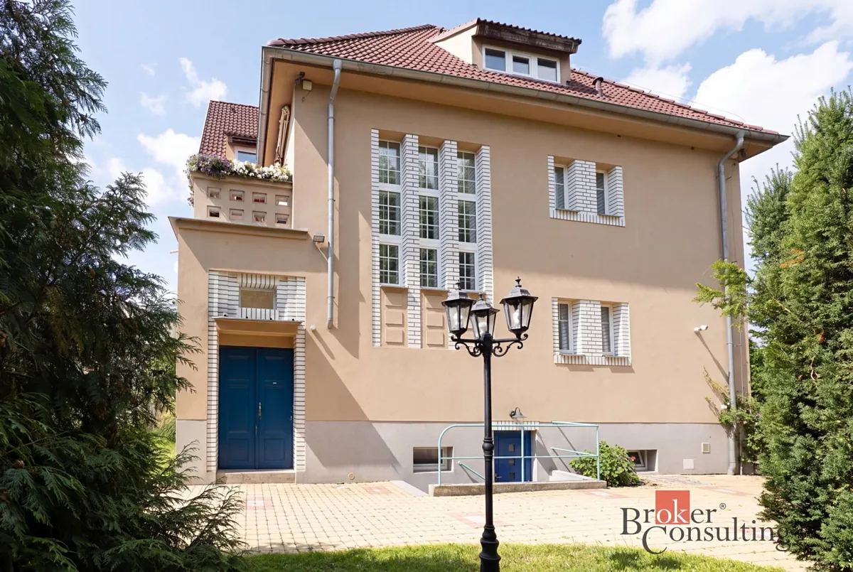 Prodej vily 331 m², pozemek 721 m²