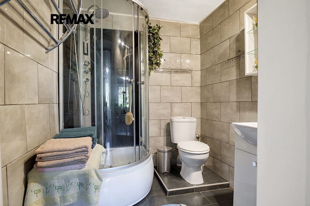 Prodej vícegeneračního domu 292 m², pozemek 210 m² – fotografie 3