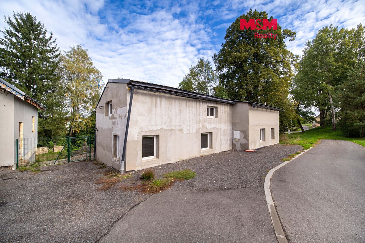 Prodej rodinného domu 100 m², pozemek 1272 m²