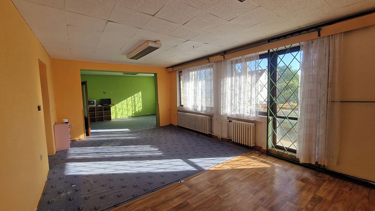 Pronájem vily 200 m², pozemek 588 m² – fotografie 2