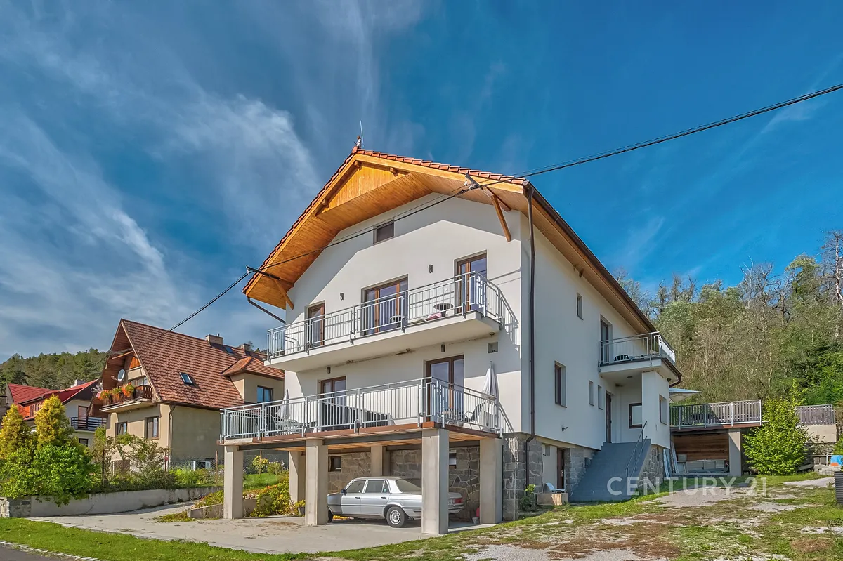 Prodej rodinného domu 489 m², pozemek 1369 m²