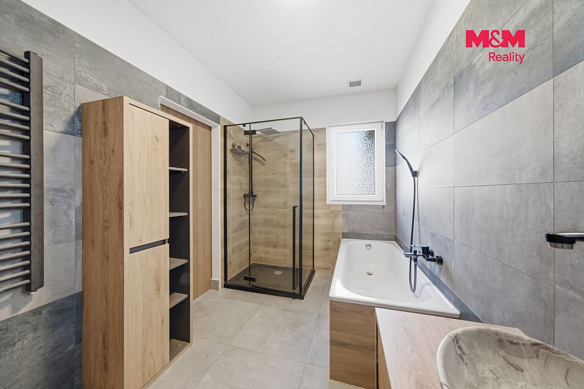 Prodej rodinného domu 130 m², pozemek 943 m² – fotografie 4