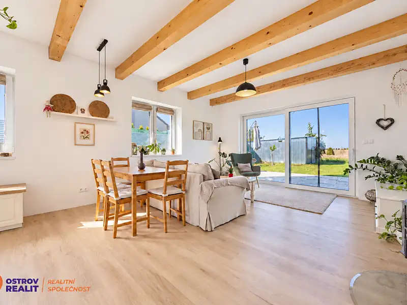 Prodej rodinného domu 188 m², pozemek 619 m², Tršice – náhled fotky 2