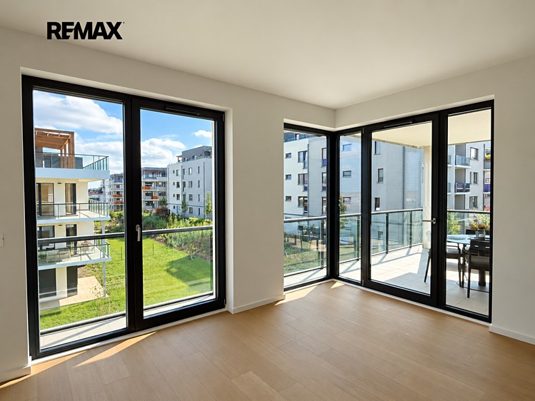 Pronájem bytu 3+kk, 80 m² (7 z 23)
