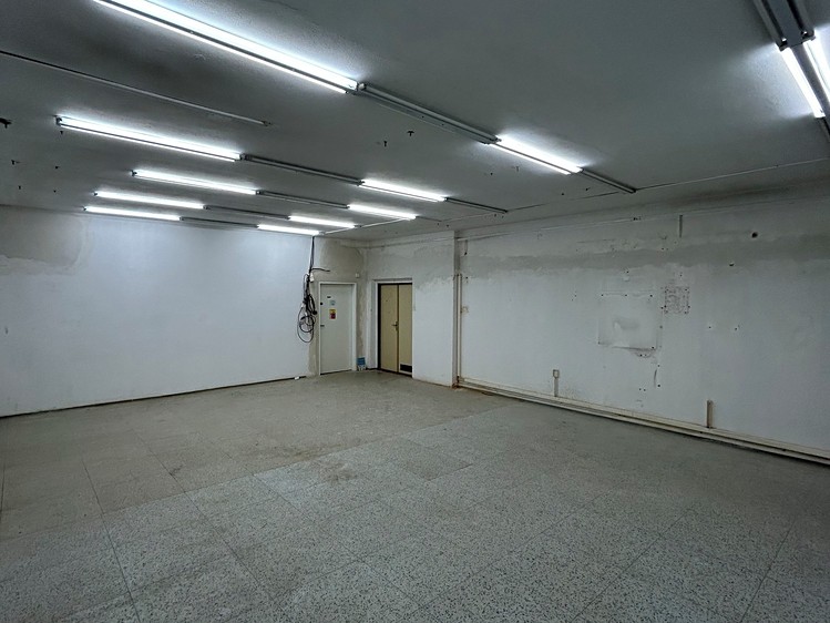 Prodej komerčního prostoru, 955 m² (21 z 43)