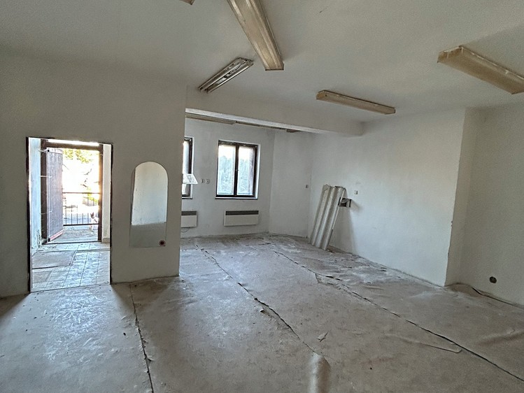 Prodej komerčního prostoru, 955 m² (37 z 43)