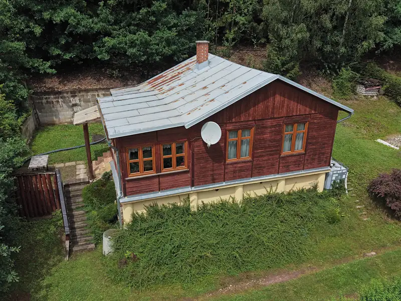 Prodej chaty 58 m², pozemek 358 m², Pecka – náhled fotky 1