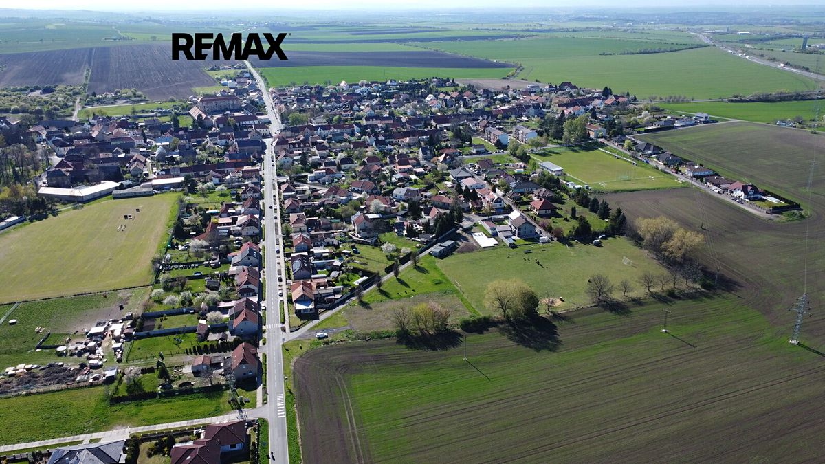 Prodej stavebního pozemku 1298 m² – fotografie 3
