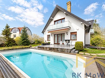 Pronájem rodinného domu 253 m², pozemek 900 m²