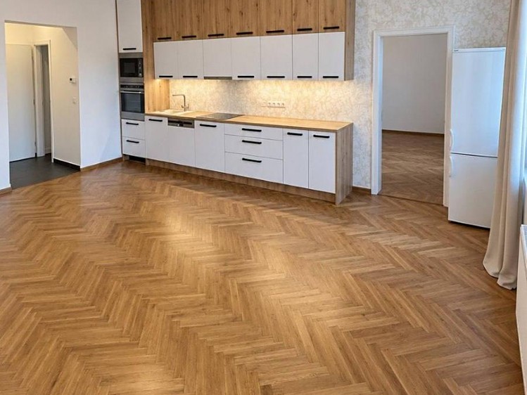 Pronájem bytu 2+kk, 80 m² (3 z 9)