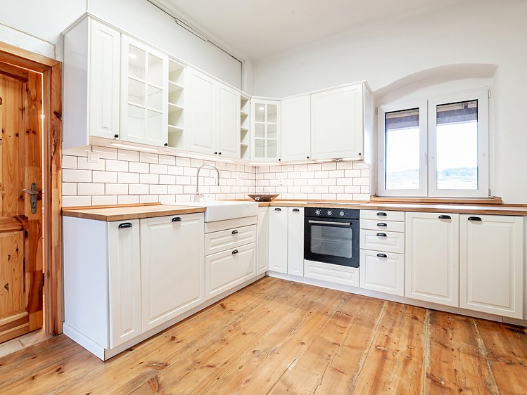 Haus zum Kauf, 240 m² (2 von 28)