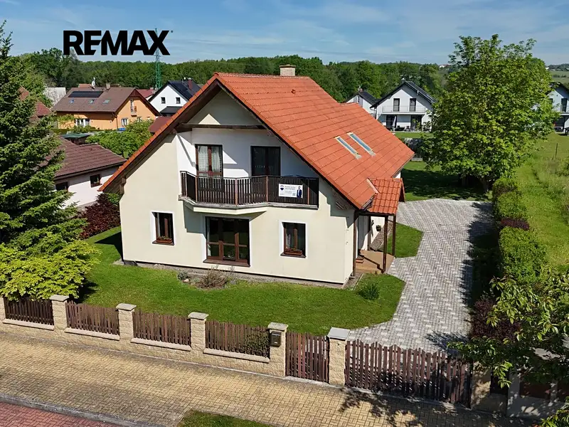 Prodej rodinného domu 190 m², pozemek 1112 m², Častolovice – náhled fotky 1