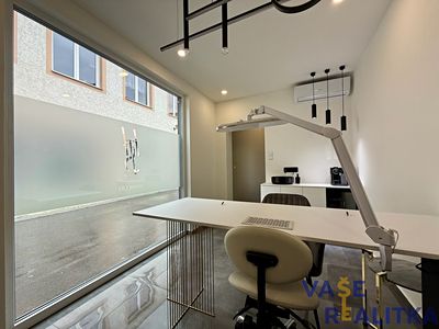 Pronájem obchodního prostoru 17 m²