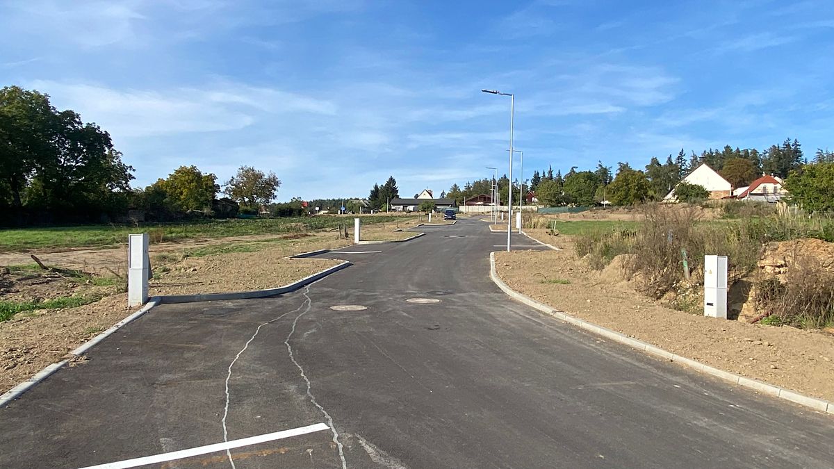 Prodej stavebního pozemku 969 m² – fotografie 3