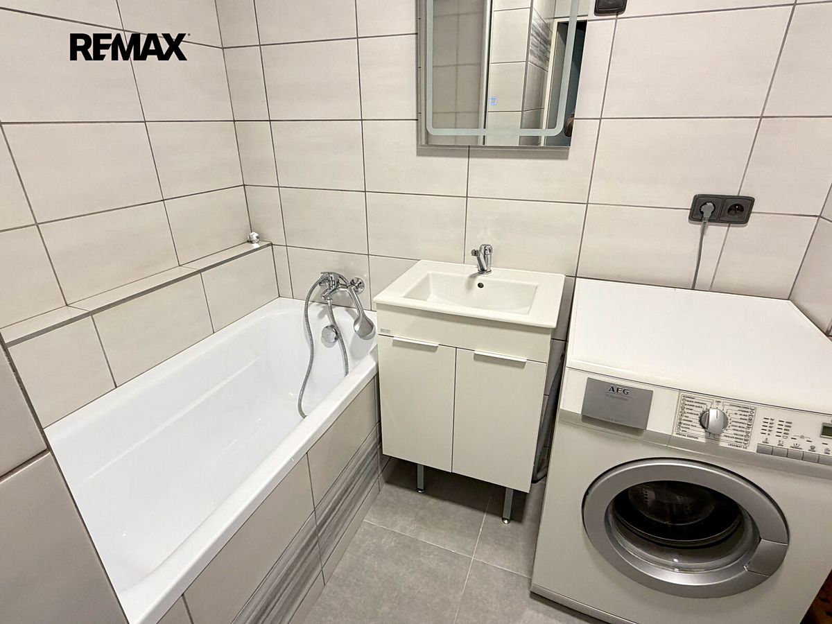 Pronájem bytu 2+kk 45 m² – fotografie 3