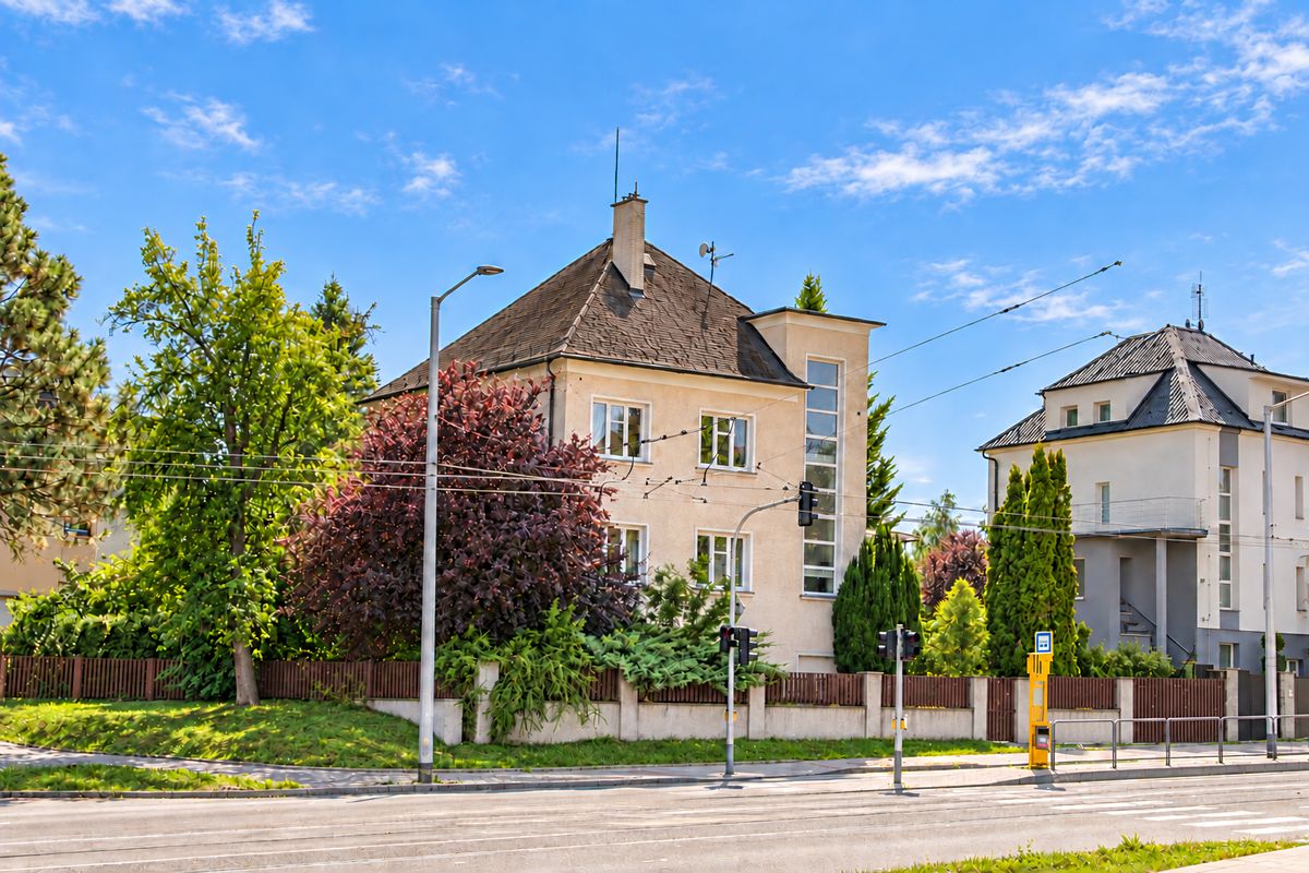 Prodej vily 390 m², pozemek 901 m²