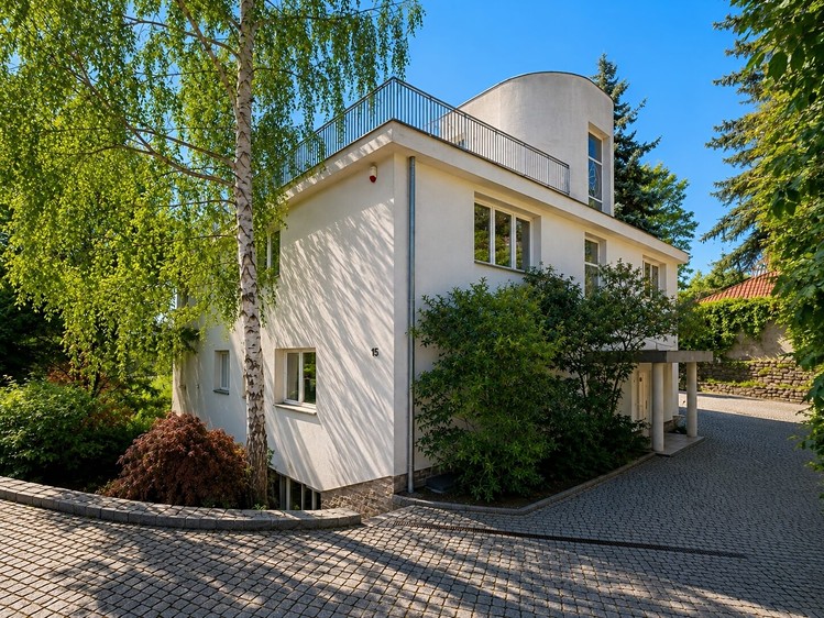 Pronájem domu, 1 200 m² (10 z 70)
