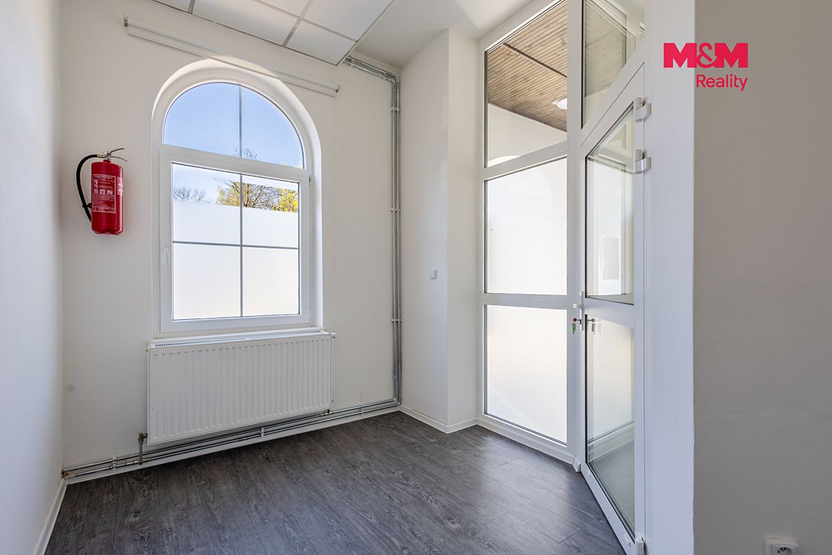 Pronájem obchodního prostoru 53 m² – fotografie 3