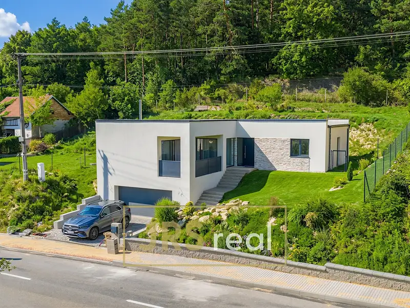 Prodej rodinného domu 240 m², pozemek 1178 m², Snovídky – náhled fotky 1
