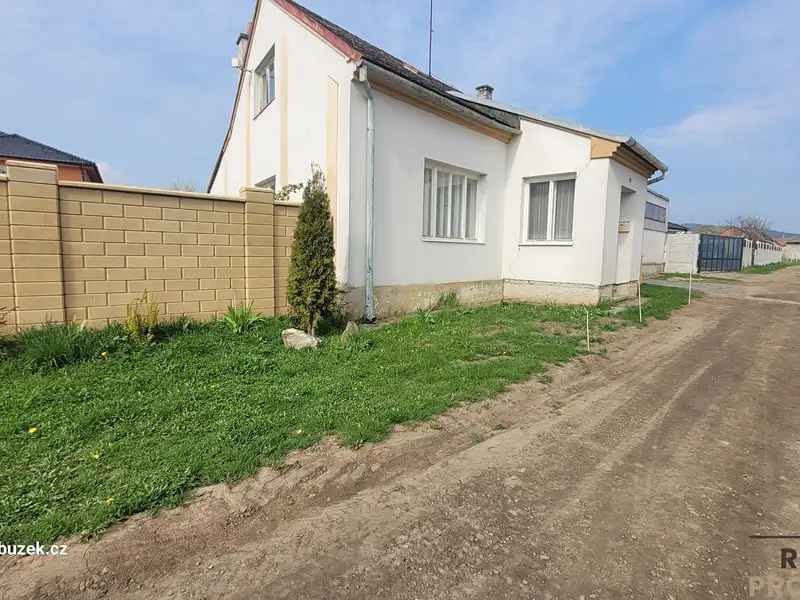 Prodej rodinného domu 110 m², pozemek 1653 m², Cholina – náhled fotky 2
