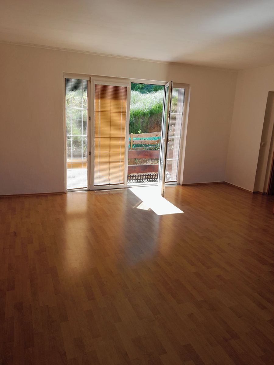 Prodej vícegeneračního domu 201 m², pozemek 400 m² – fotografie 2