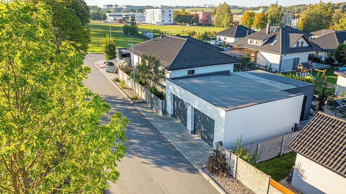Prodej rodinného domu 154 m², pozemek 809 m² – fotografie 3