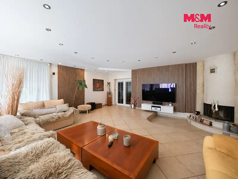Prodej rodinného domu 280 m², pozemek 3523 m², Třebestovice – náhled fotky 3