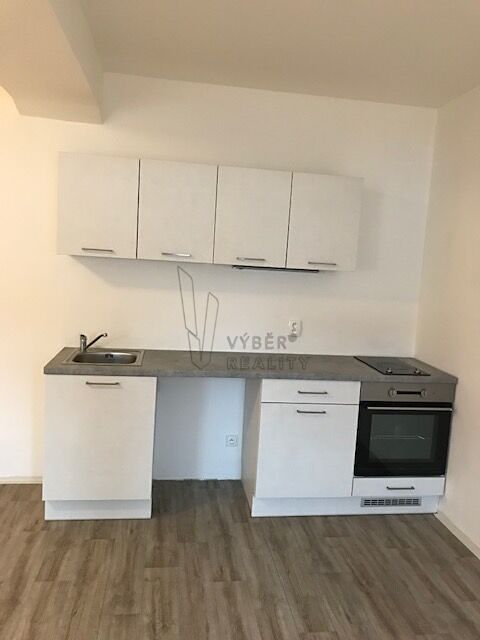 Pronájem bytu 1+kk 32 m² – fotografie 3