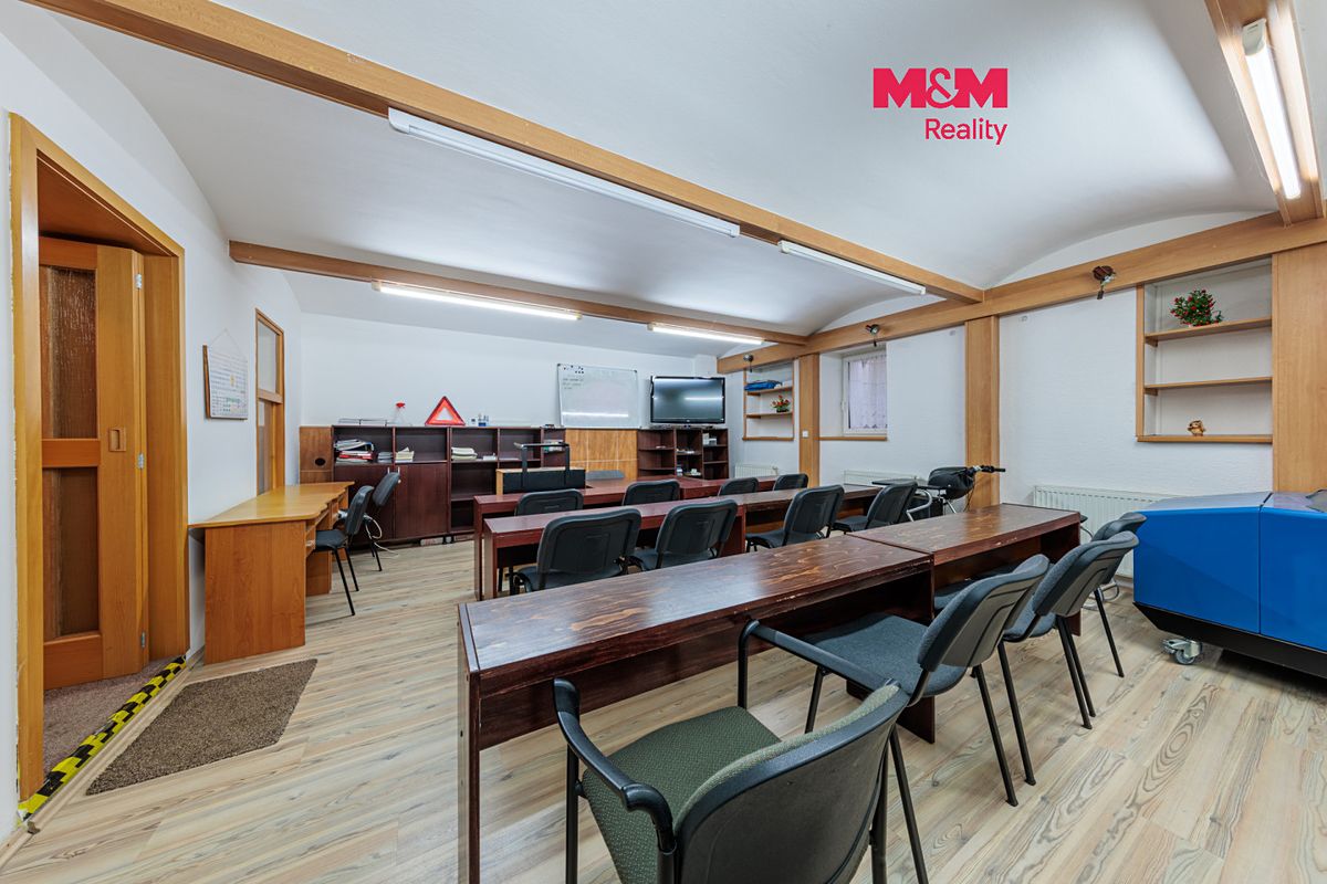 Prodej obchodního prostoru 57 m²
