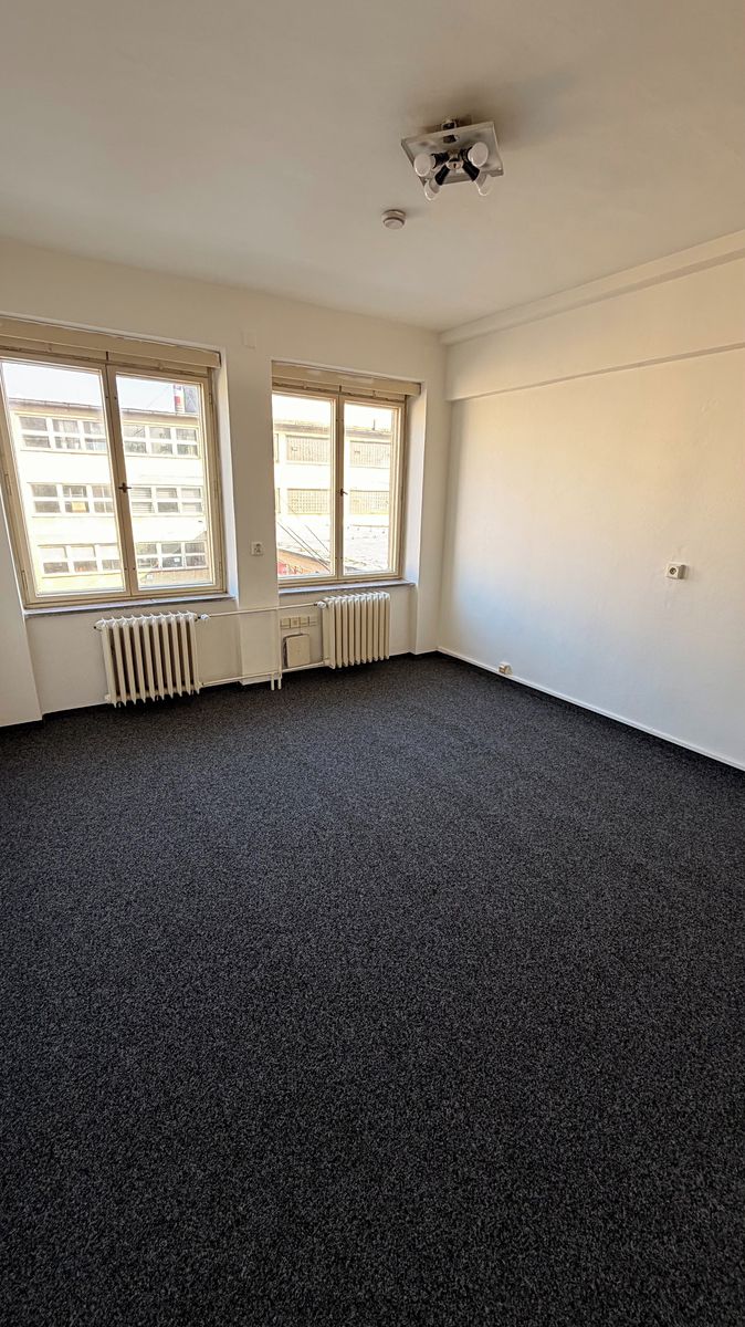 Pronájem kanceláře 18 m² – fotografie 4