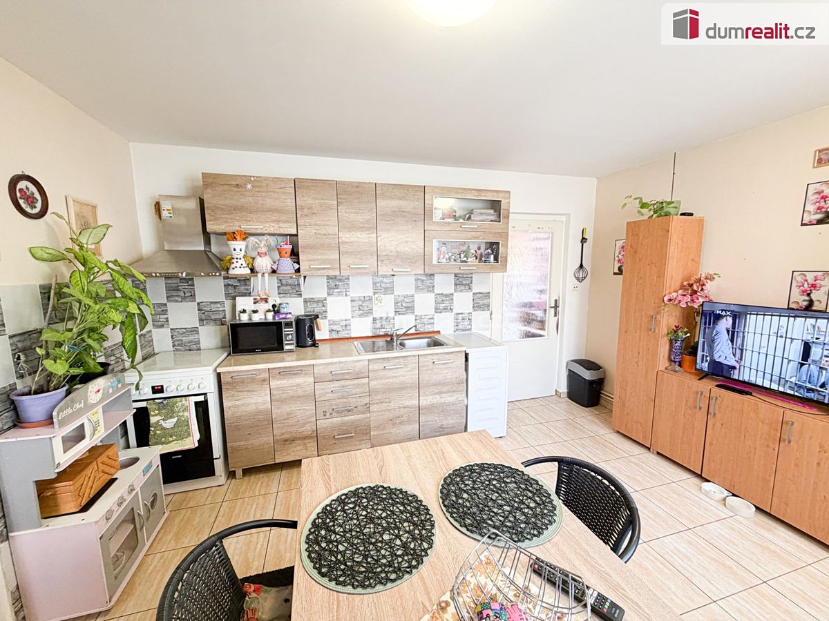 Prodej rodinného domu 71 m², pozemek 72 m² – fotografie 4