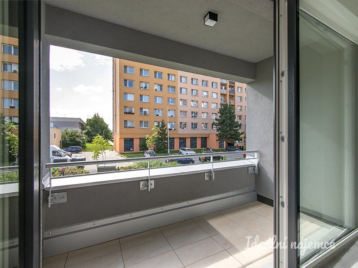 Pronájem bytu 1+kk 30 m² – fotografie 4