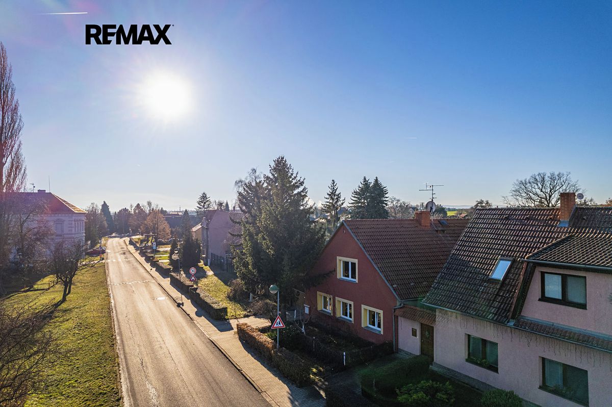 Prodej vícegeneračního domu 350 m², pozemek 1872 m² – fotografie 2