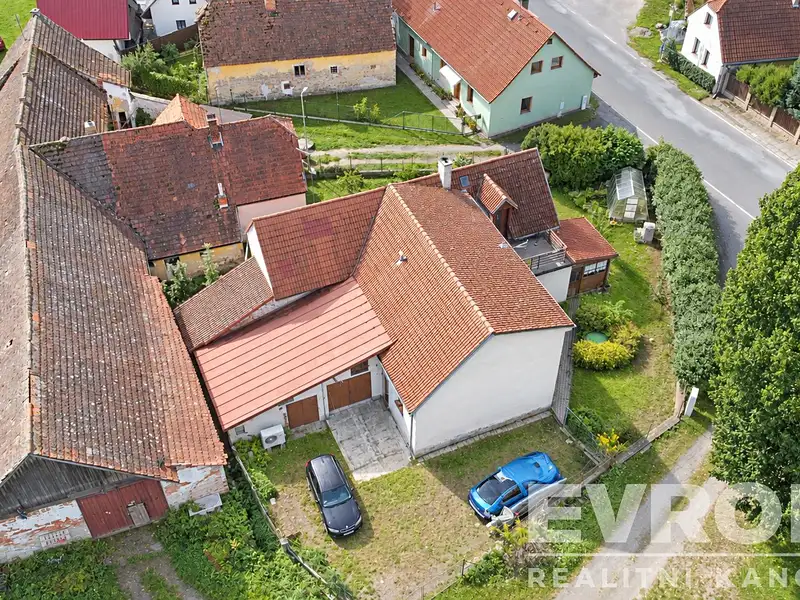 Prodej rodinného domu 205 m², pozemek 708 m², Lnáře – náhled fotky 3