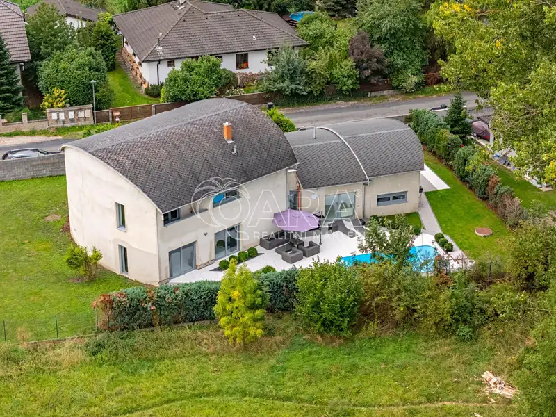 Prodej rodinného domu 274 m², pozemek 1211 m², Neratovice – náhled fotky 2