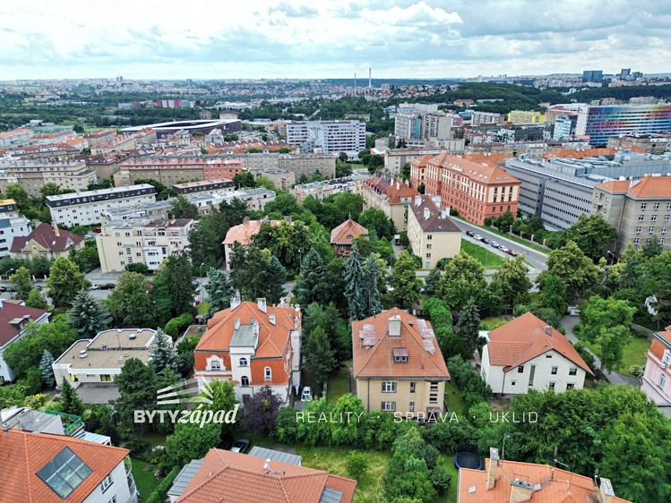 Будинок на продаж, 588 м² (16 з 16)