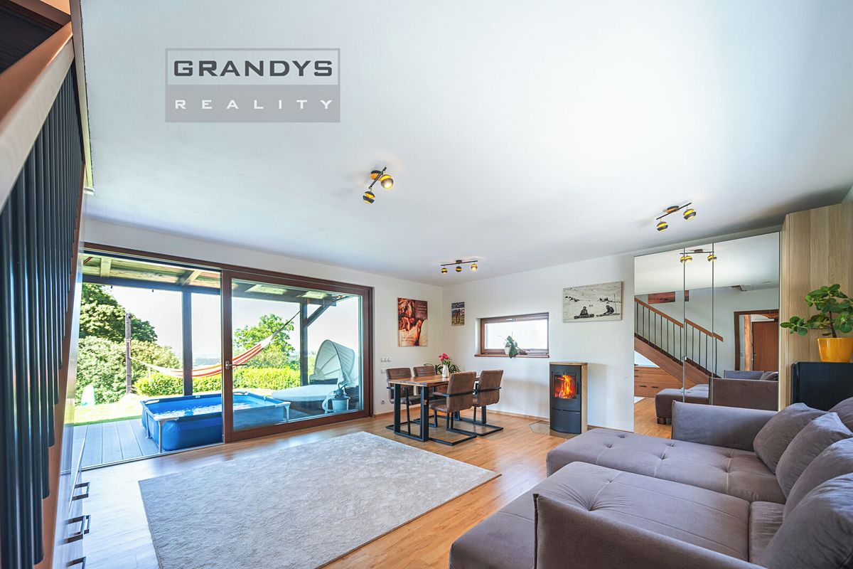 Prodej rodinného domu 129 m², pozemek 1054 m² – fotografie 3