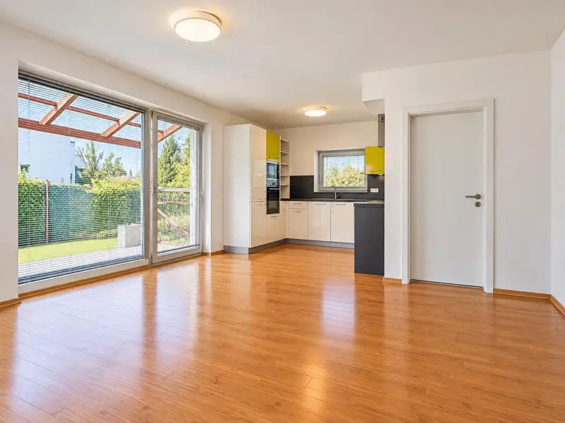 Pronájem rodinného domu 115 m², pozemek 296 m², Praha – náhled fotky 2