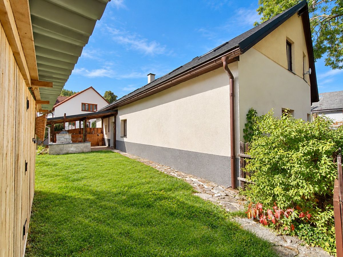Prodej rodinného domu 232 m², pozemek 354 m² – fotografie 4