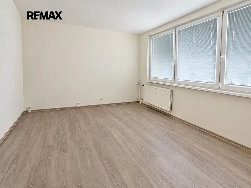 Pronájem bytu 2+1 42 m², Břeclav – náhled fotky 3