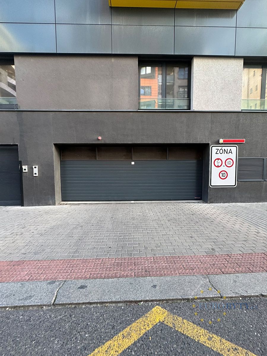 Pronájem garáže 17 m² – fotografie 4