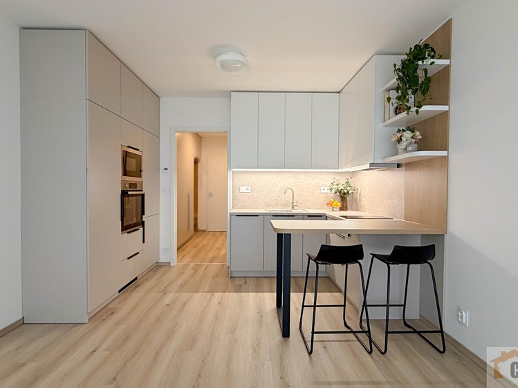 Pronájem bytu 2+kk, 50 m² (3 z 15)