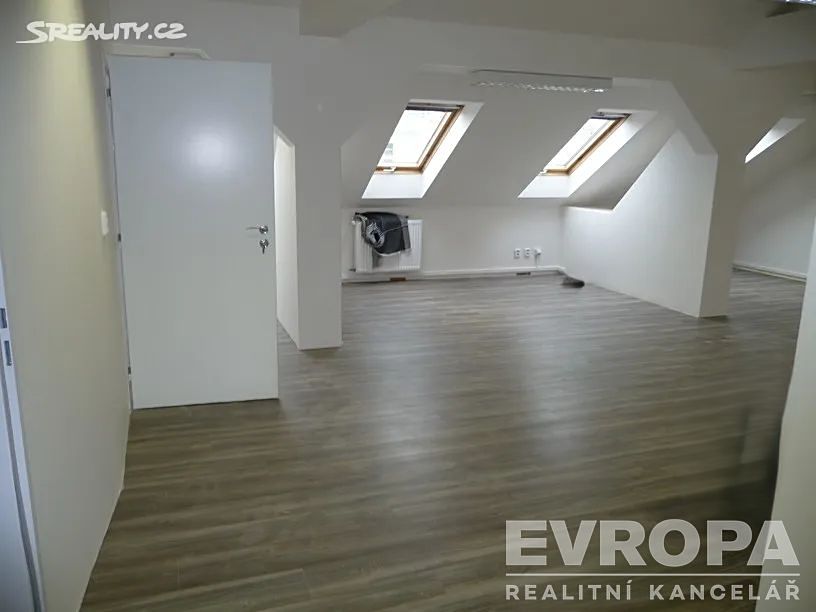 Pronájem kanceláře 110 m² – fotografie 5